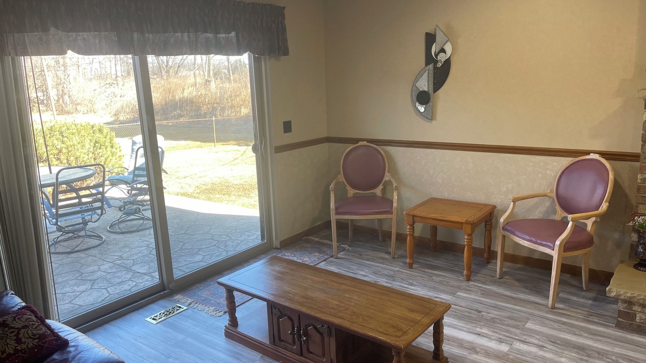 Photo of Livingroom in Sterling Heights