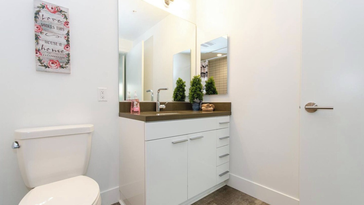 Photo of Bathroom in Downtown Los Angeles