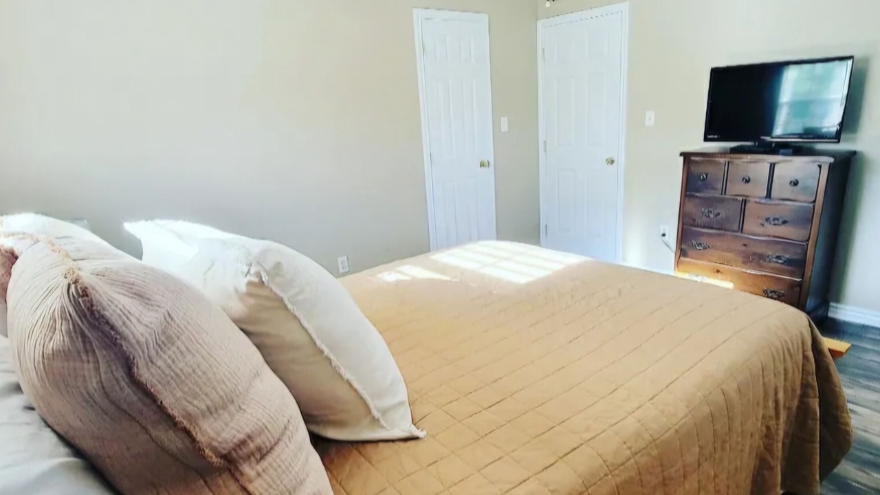 Photo of Bedroom in Brookeland