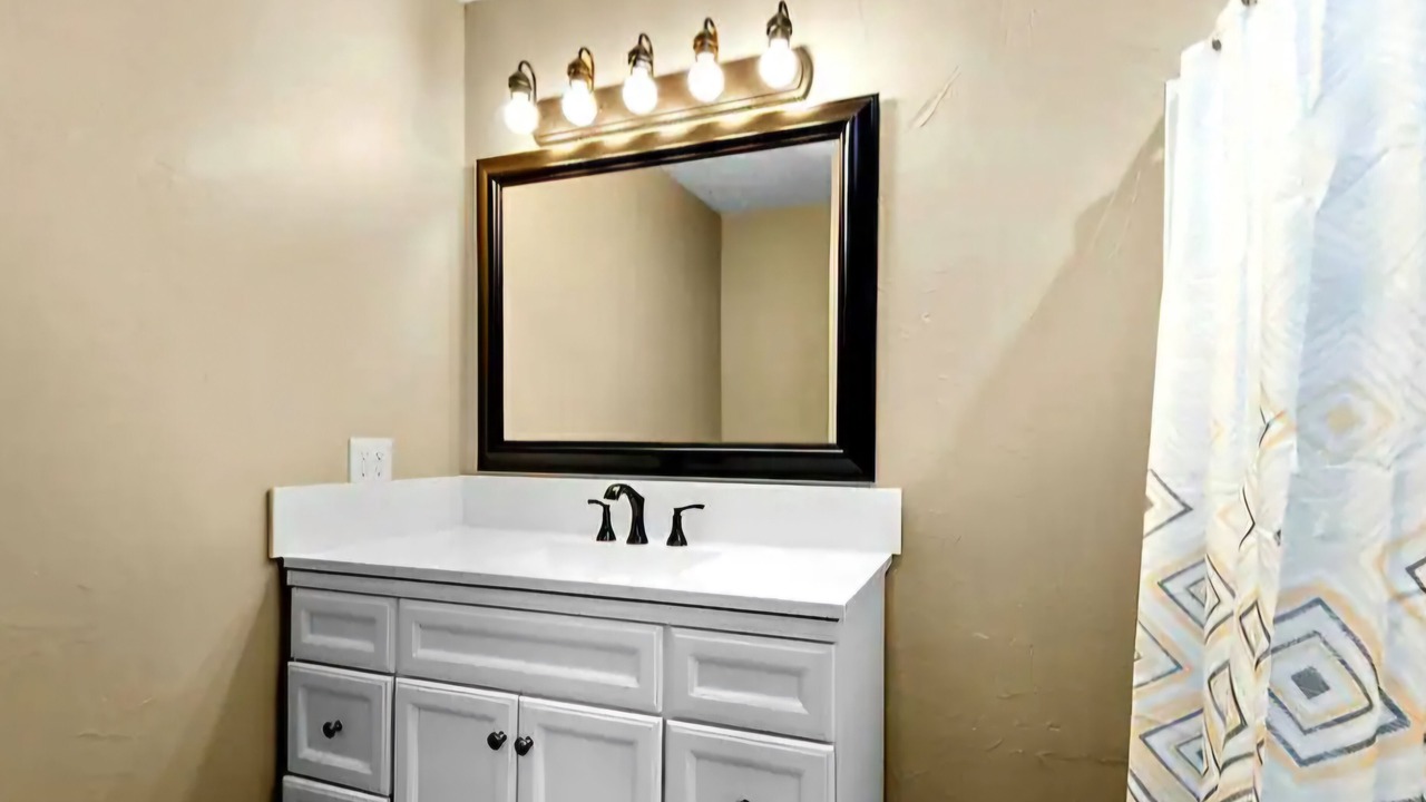 Photo of Bathroom in Brookeland