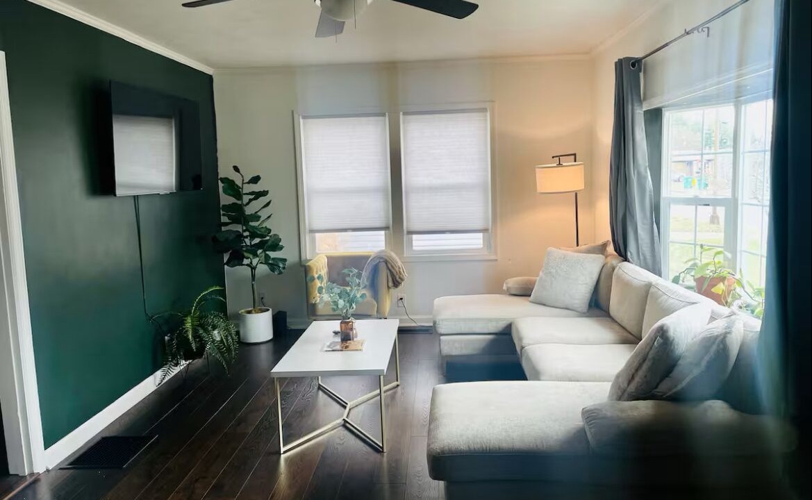 Photo of Livingroom in Speedway