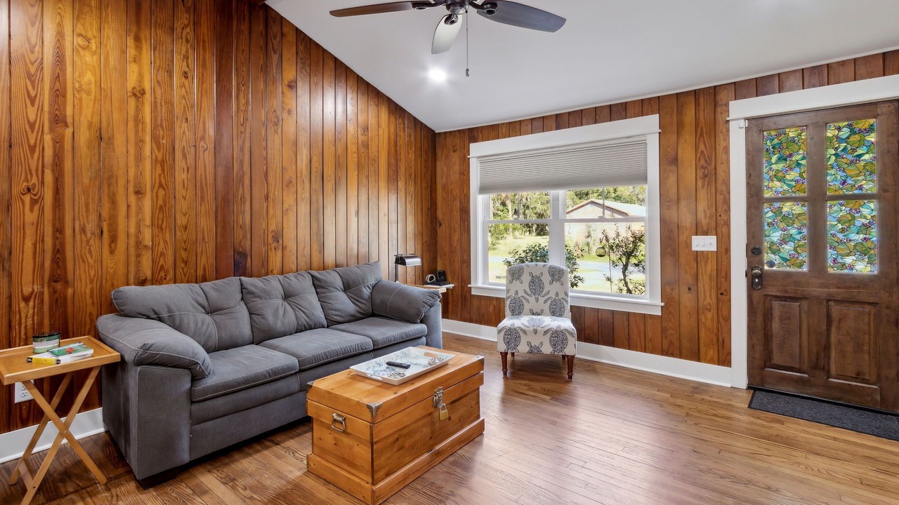 Photo of Livingroom in St. Marys