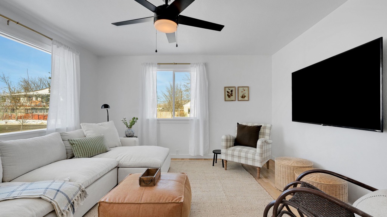 Photo of Livingroom in Franklin to the Fort