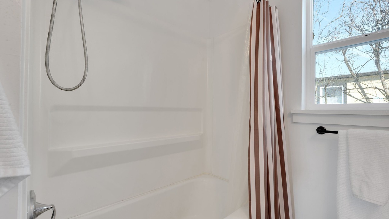 Photo of Bathroom in Franklin to the Fort