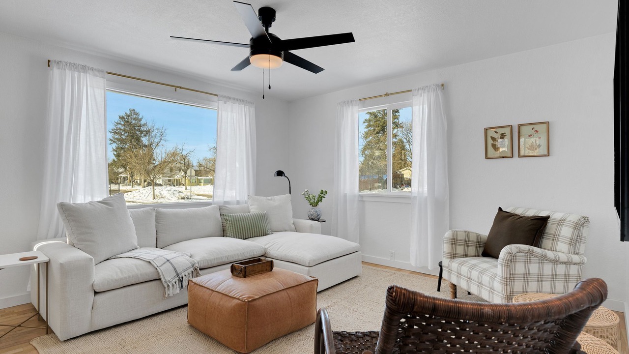 Photo of Livingroom in Franklin to the Fort