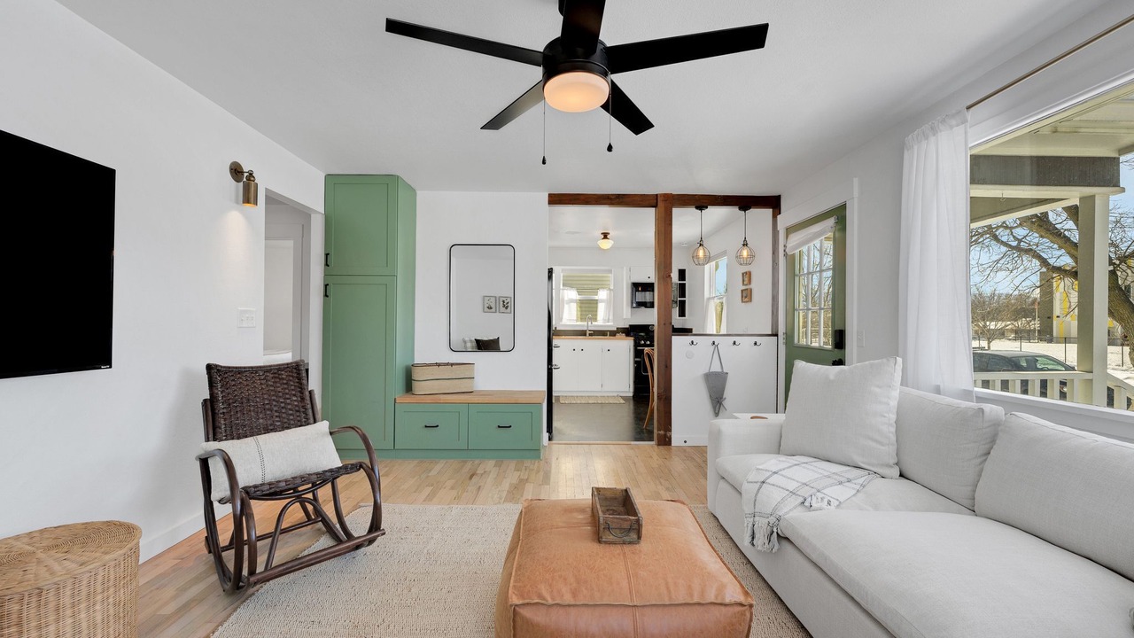 Photo of Livingroom in Franklin to the Fort