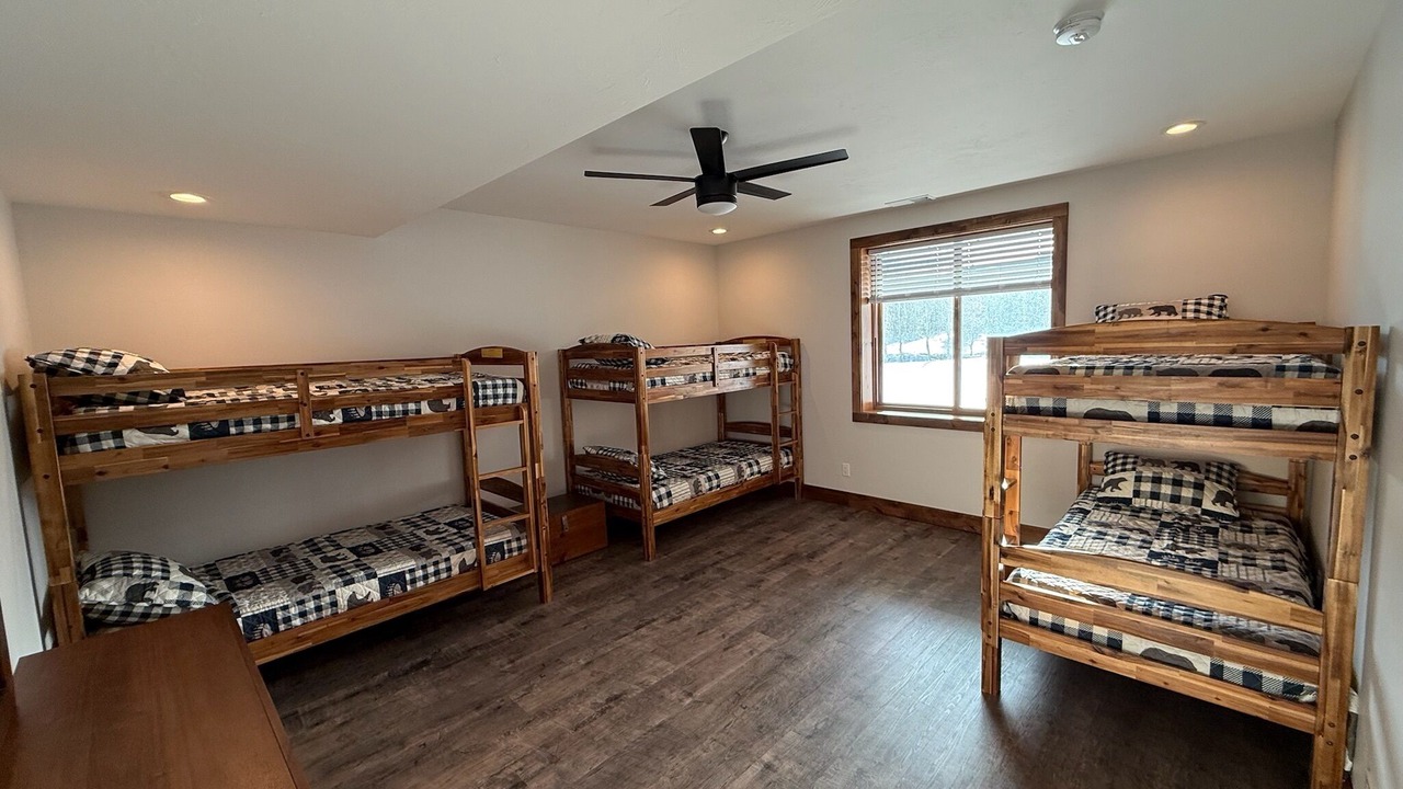 Photo of Bedroom in Island Park