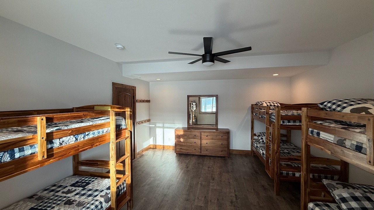 Photo of Bedroom in Island Park