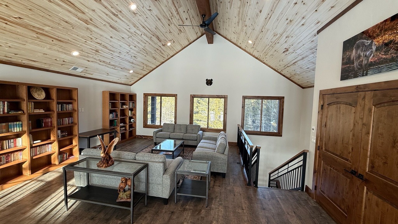 Photo of Bedroom in Island Park