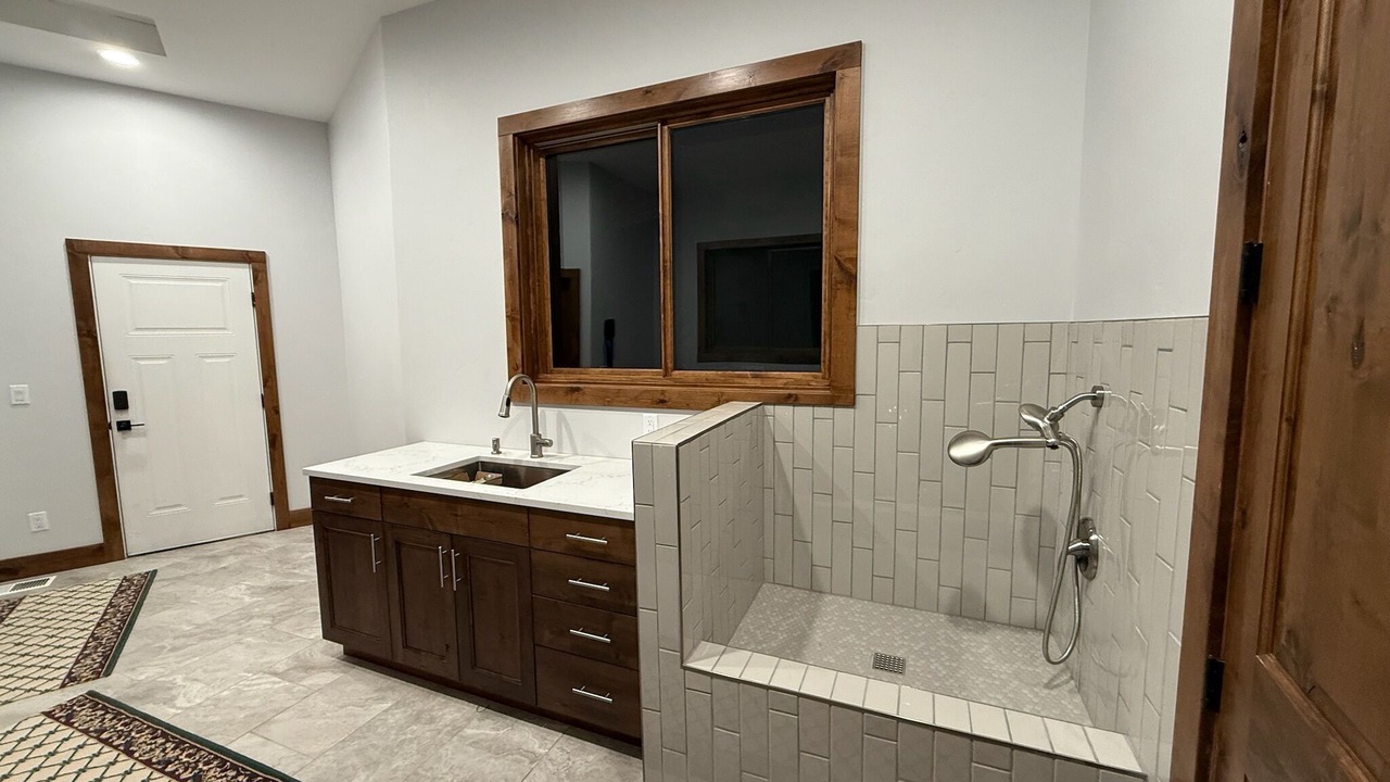Photo of Bathroom in Island Park