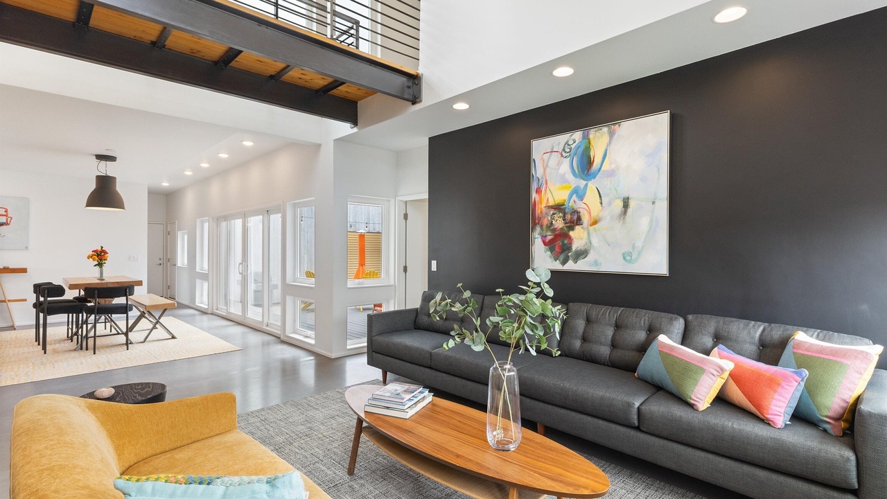 Photo of Livingroom in Valley West
