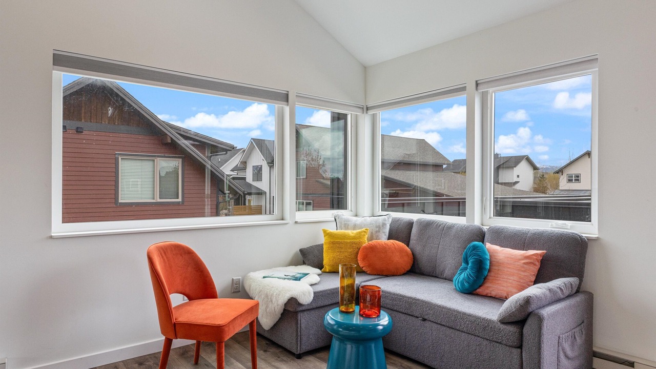 Photo of Livingroom in Valley West