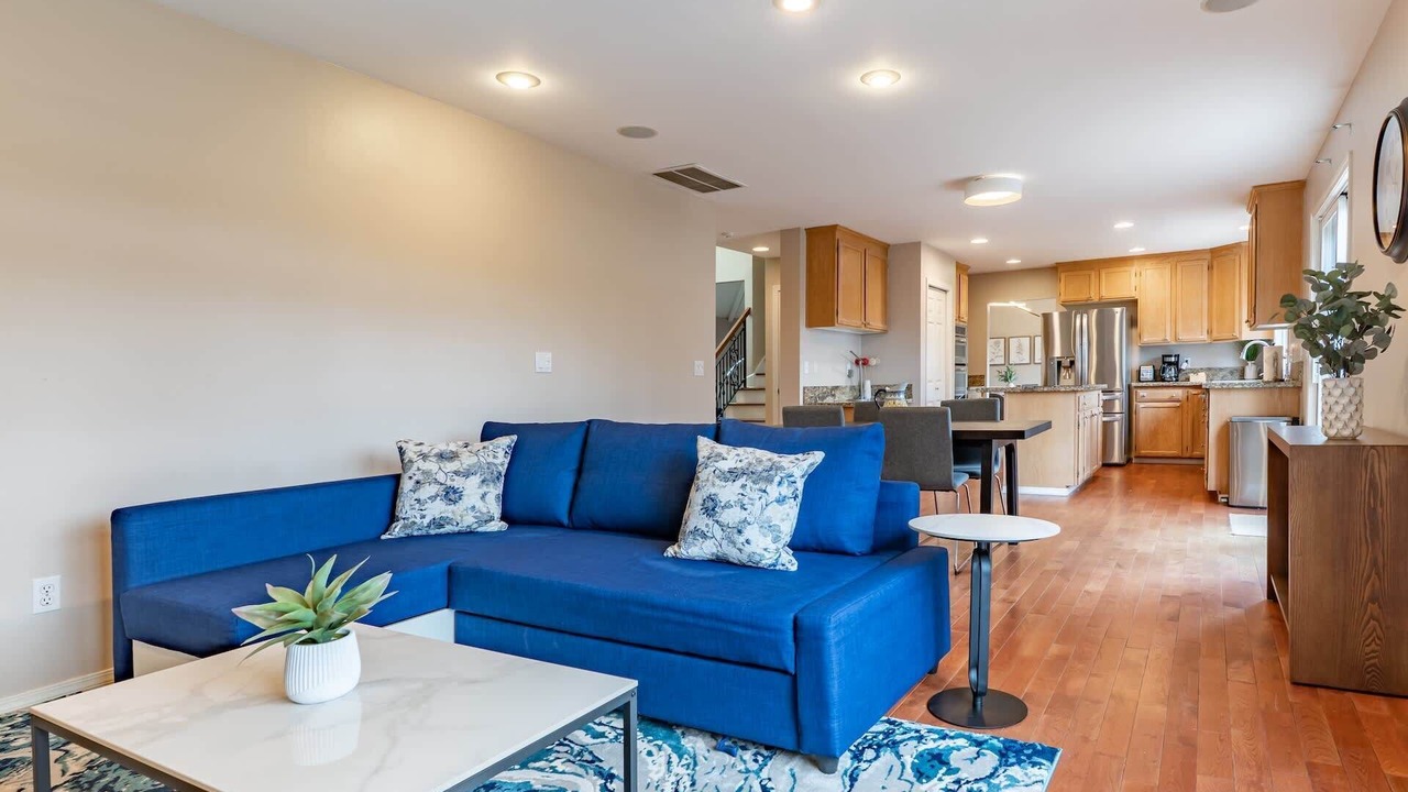 Photo of Livingroom in Inglewood-Finn Hill