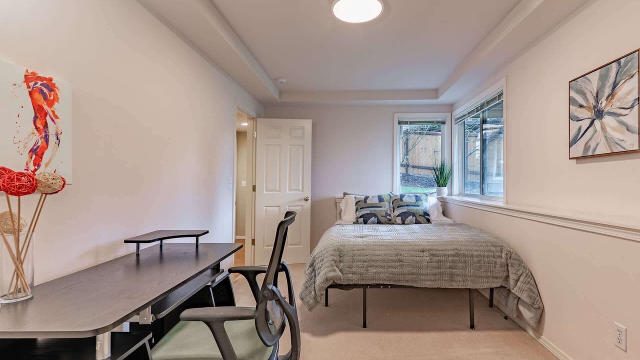 Photo of Bedroom in Inglewood-Finn Hill