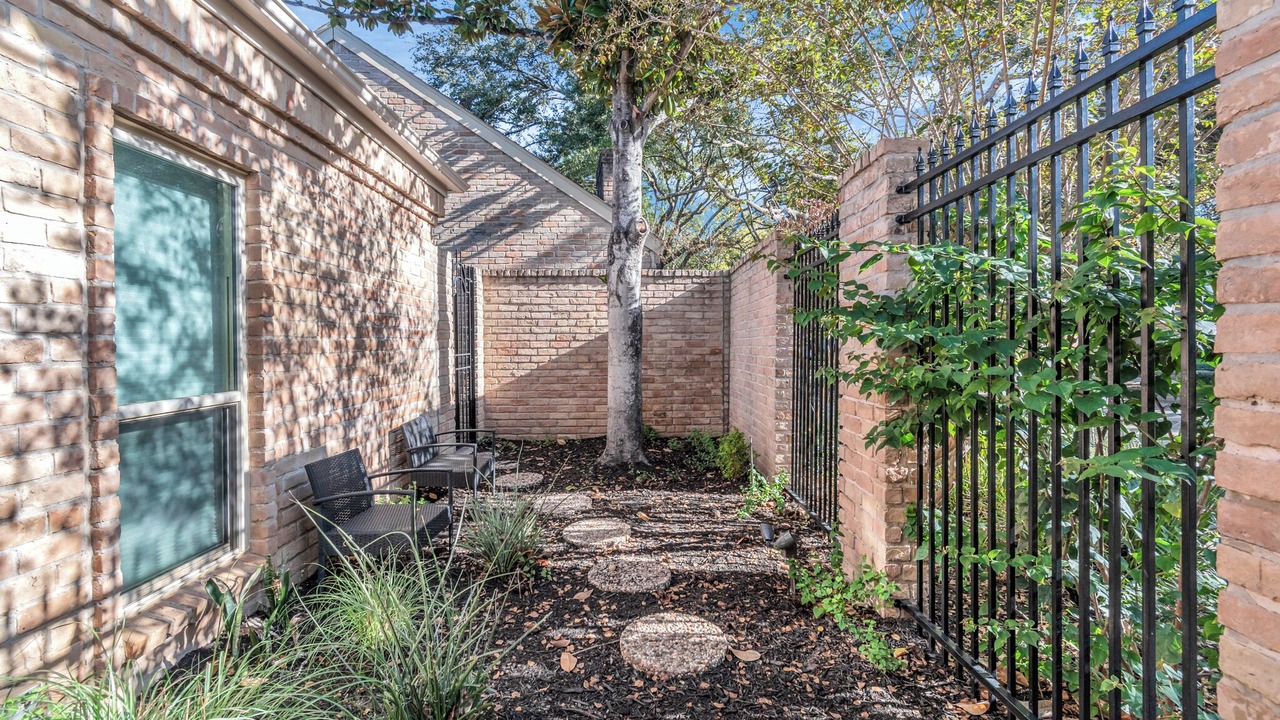 Photo of Outdoor in Memorial