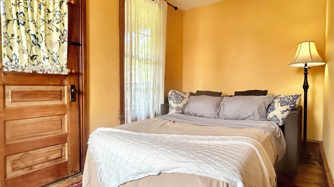Photo of Bedroom in Adamstown