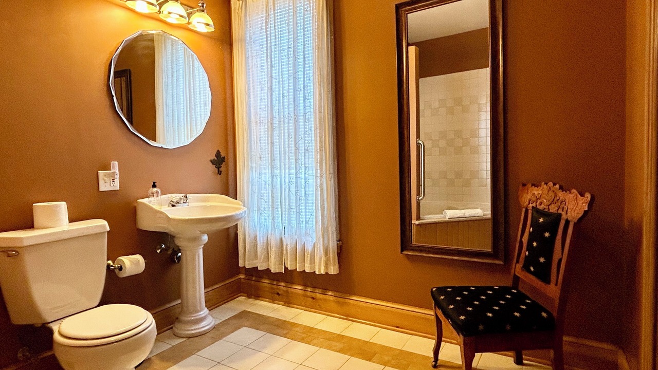 Photo of Bathroom in Adamstown