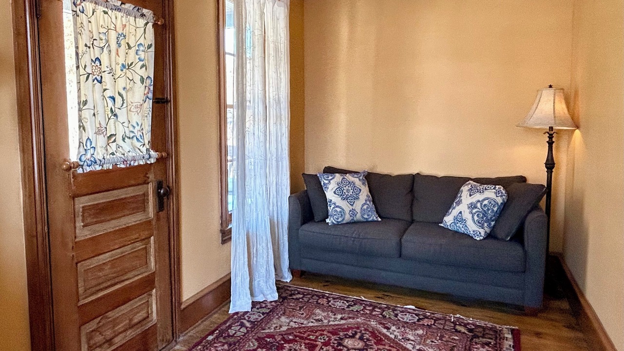 Photo of Livingroom in Adamstown