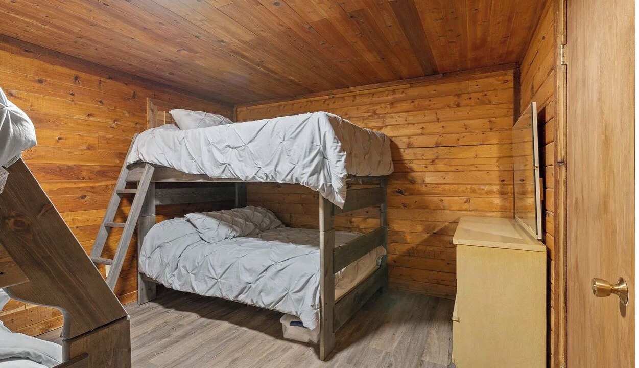 Photo of Bedroom in Worley