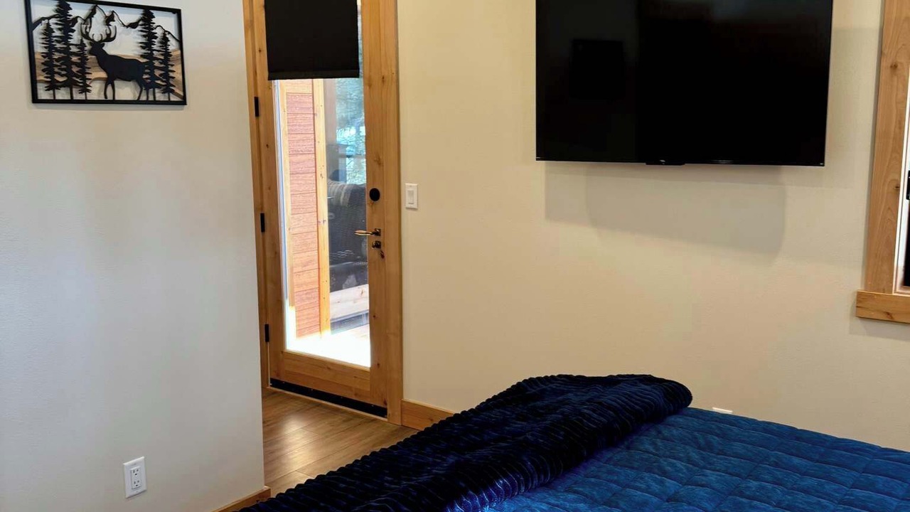 Photo of Bedroom in Roslyn