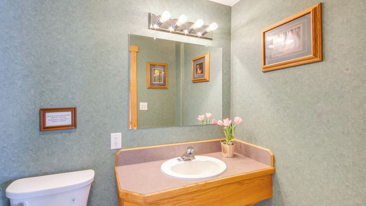 Photo of Bathroom in Emigrant