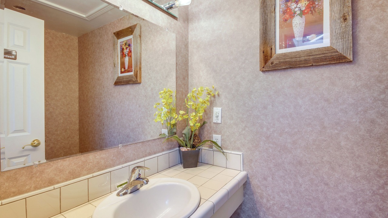 Photo of Bathroom in Emigrant