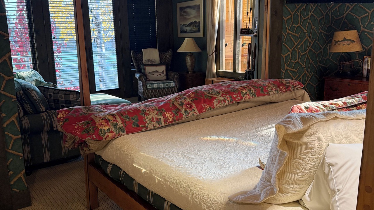 Photo of Bedroom in Teton Pines