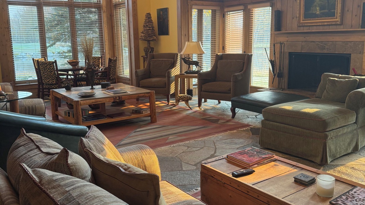 Photo of Livingroom in Teton Pines