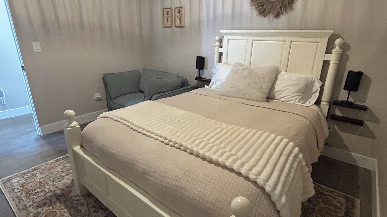 Photo of Bedroom in Central Rim