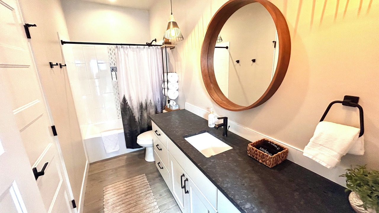 Photo of Bathroom in Central Rim