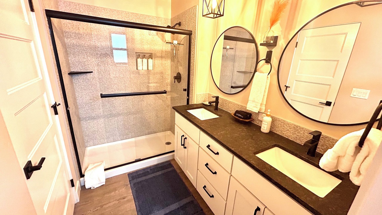 Photo of Bathroom in Central Rim