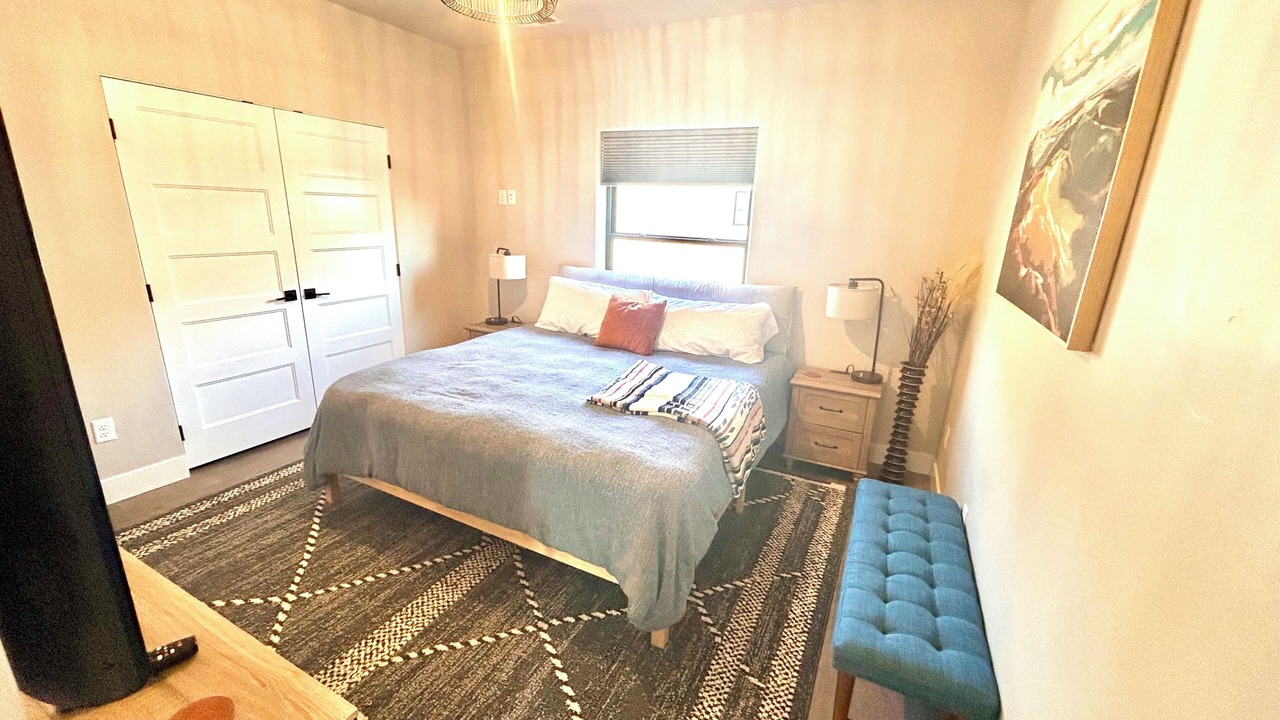 Photo of Bedroom in Central Rim