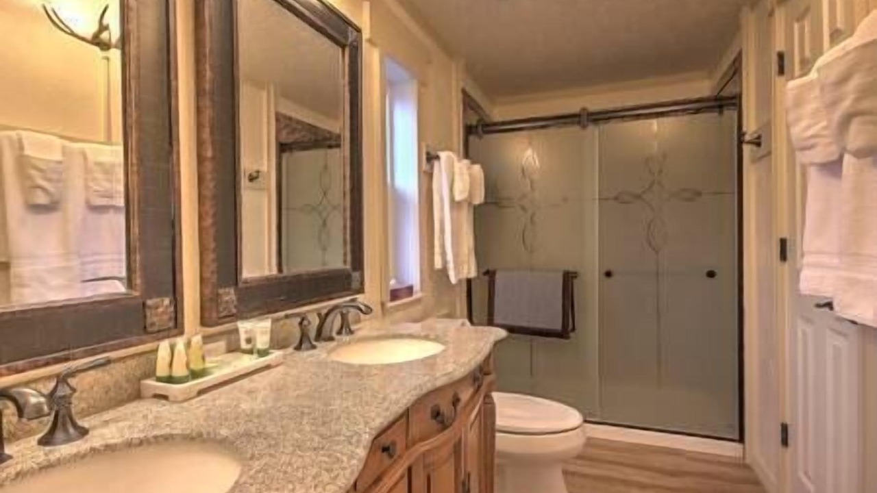 Photo of Bathroom in Gardiner