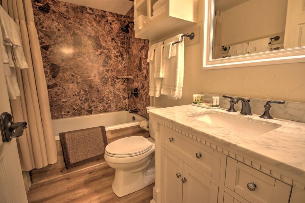 Photo of Bathroom in Gardiner