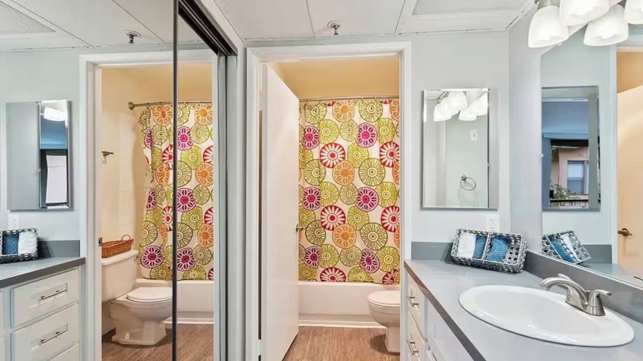 Photo of Bathroom in Little Armenia