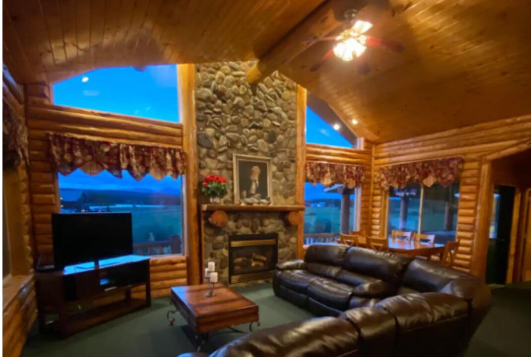 Photo of Livingroom in Last Chance