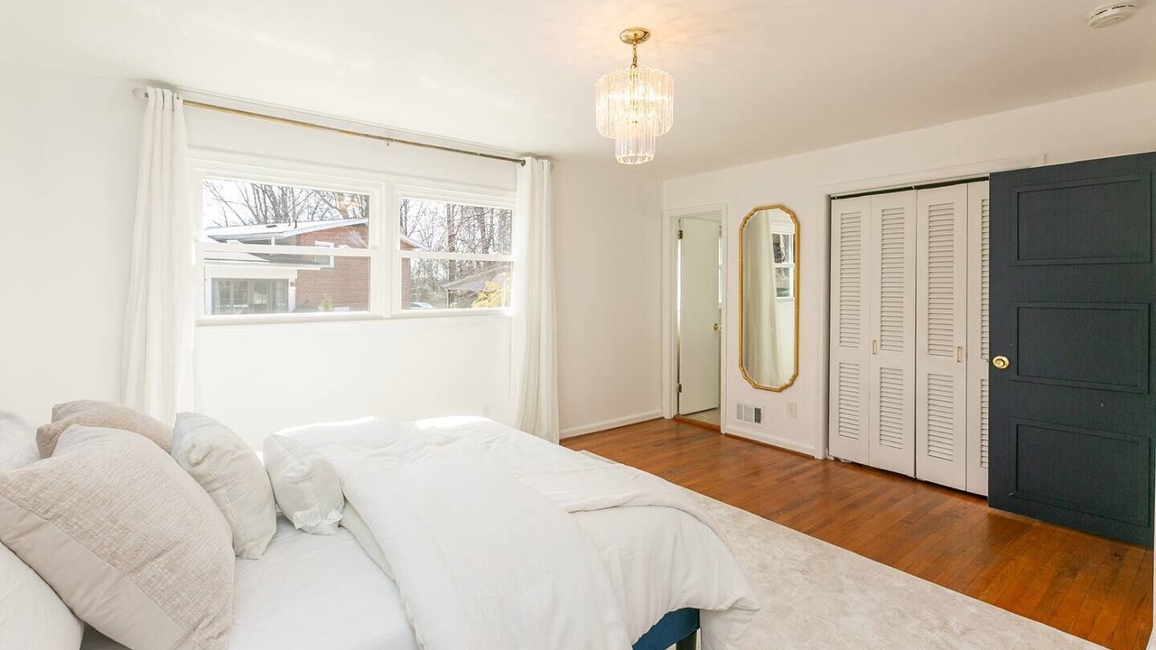 Photo of Bedroom in White Oak