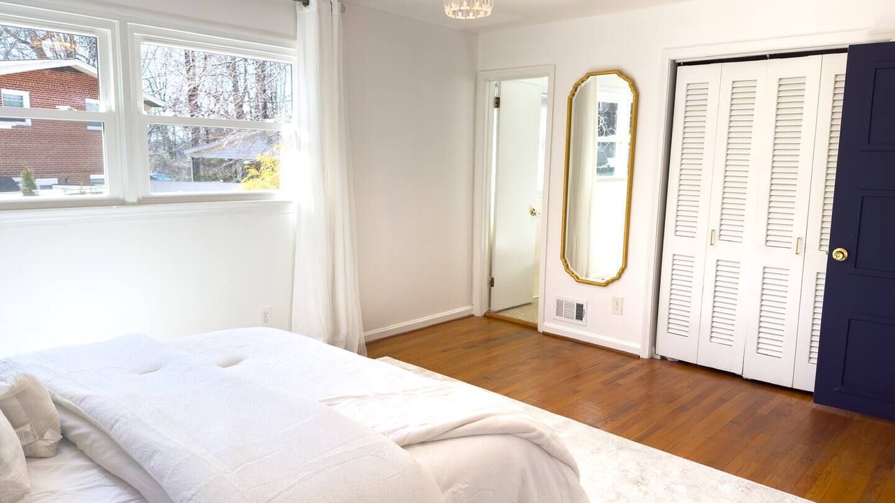Photo of Bedroom in White Oak