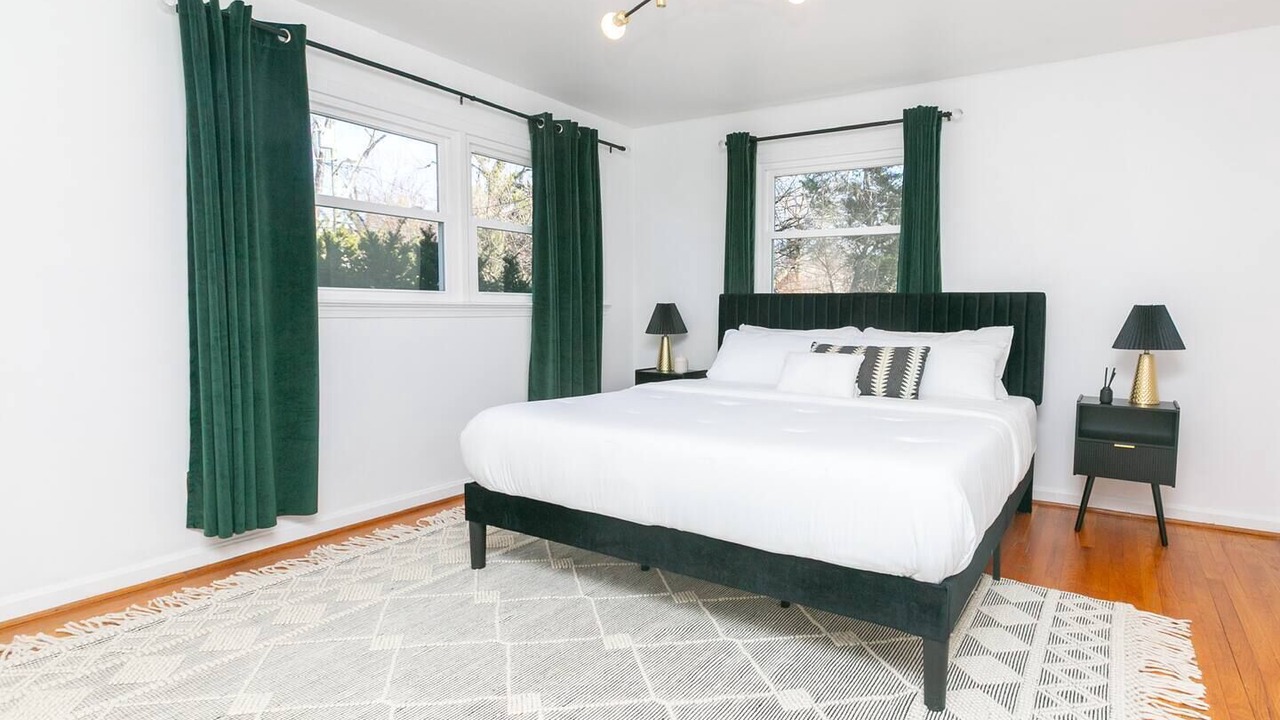 Photo of Bedroom in White Oak