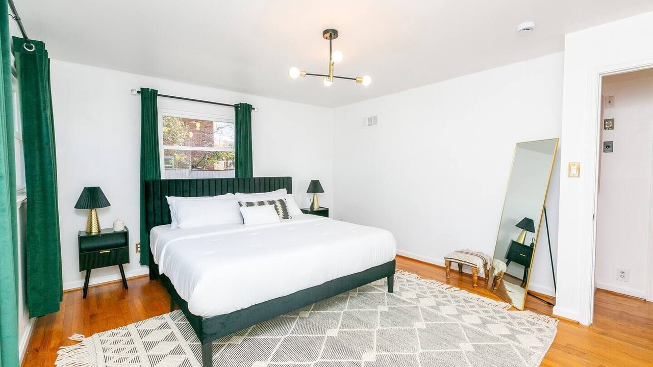 Photo of Bedroom in White Oak
