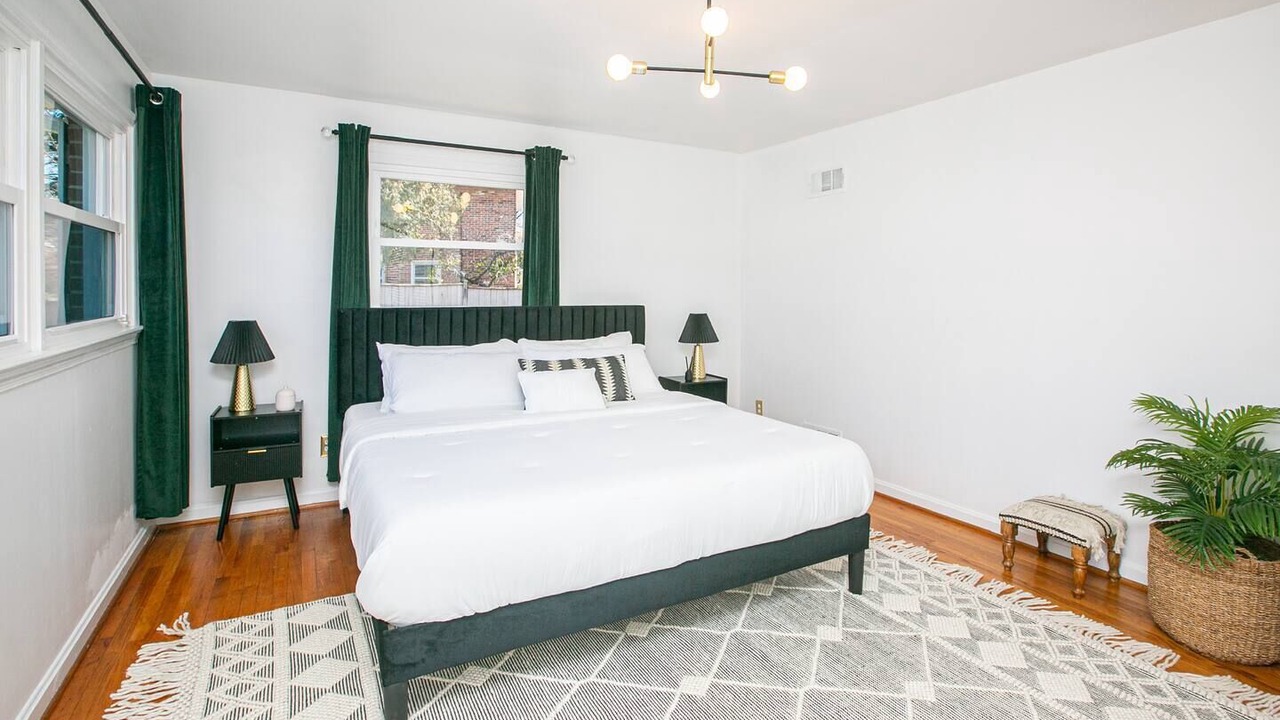 Photo of Bedroom in White Oak