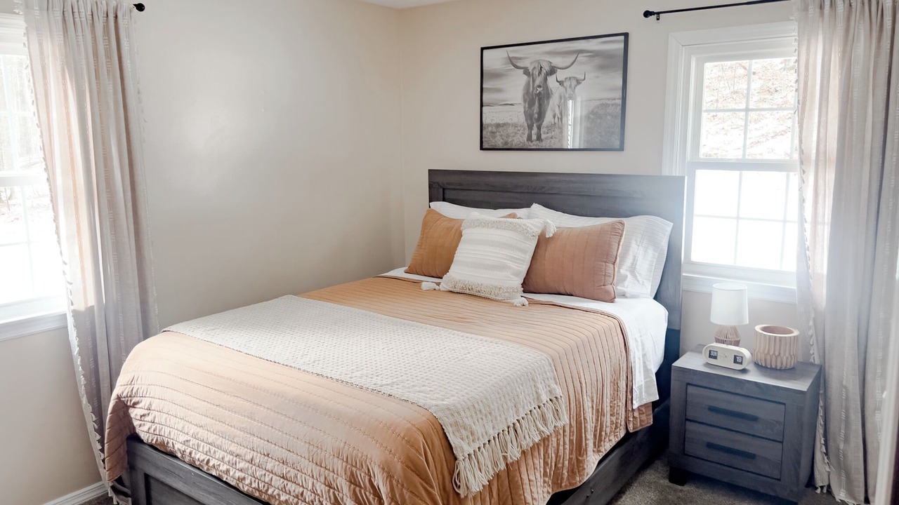 Photo of Bedroom in Fallentimber