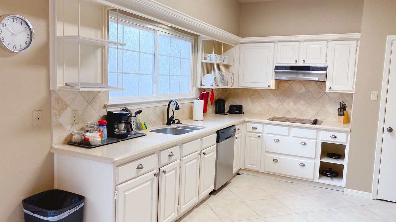 Photo of Kitchen in Nassau Bay