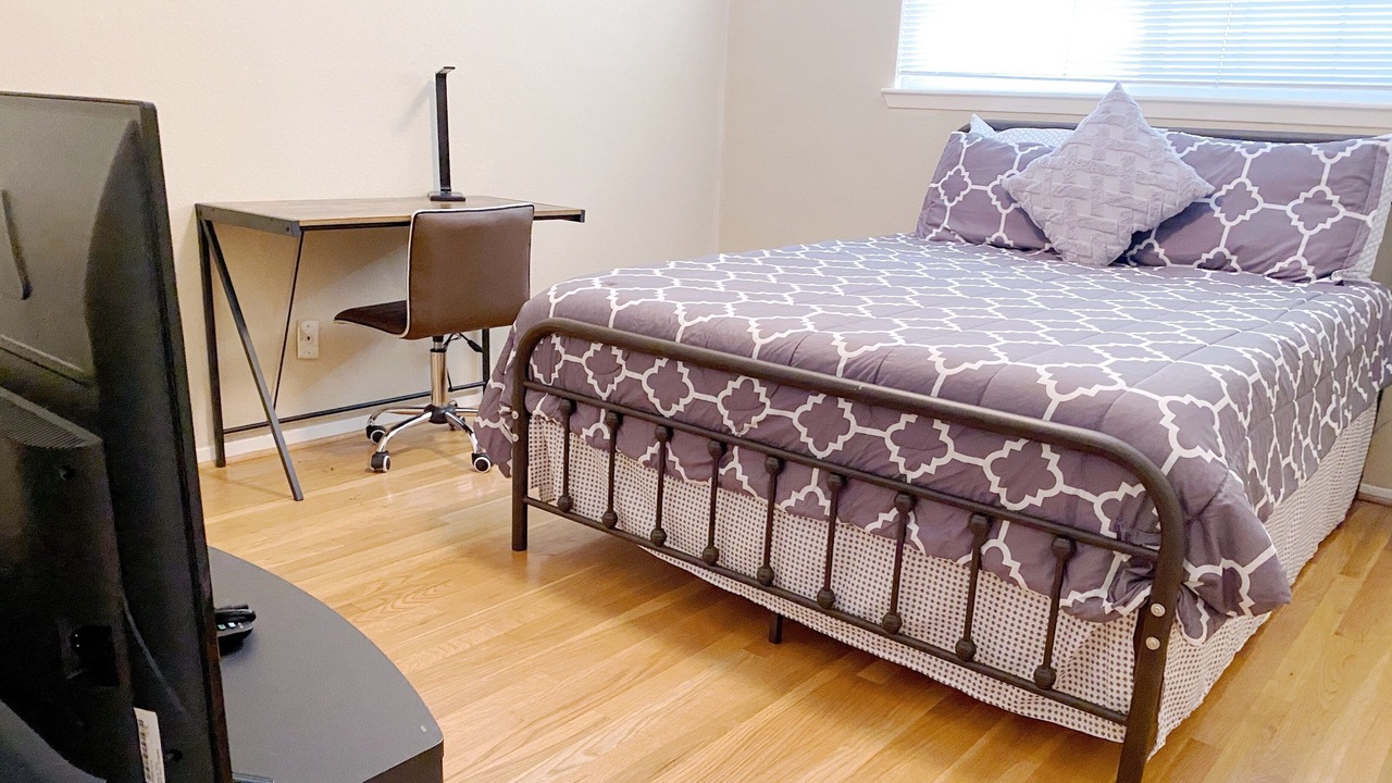 Photo of Bedroom in Nassau Bay