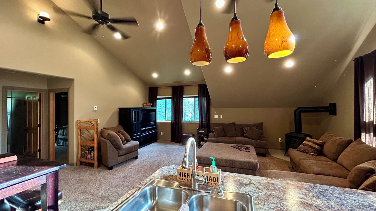 Photo of Bedroom in Island Park