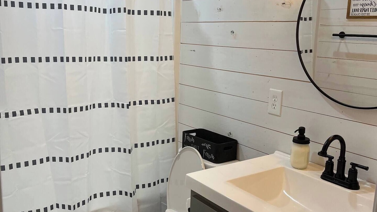 Photo of Bathroom in Compton