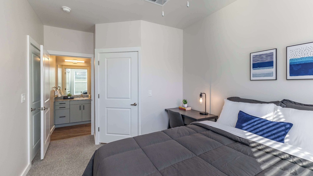 Photo of Bedroom in CUF