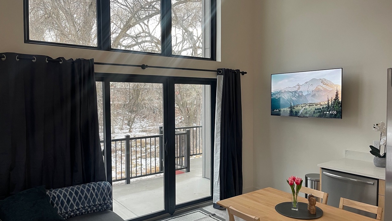 Photo of Livingroom in Riverfront