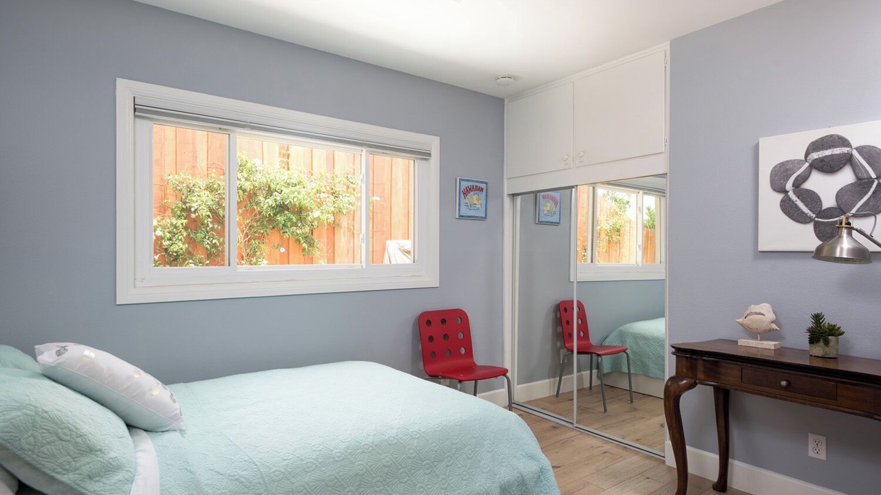 Photo of Bedroom in La Jolla Mesa