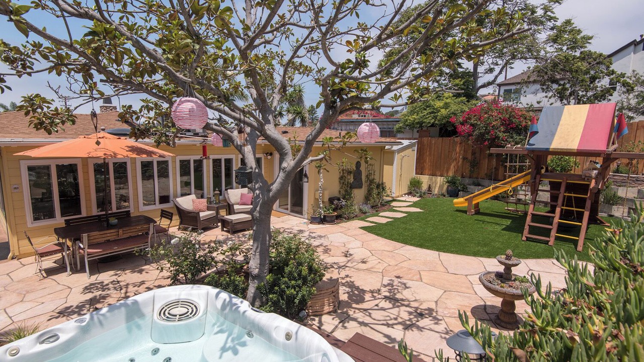 Photo of Patio Balcony in La Jolla Mesa